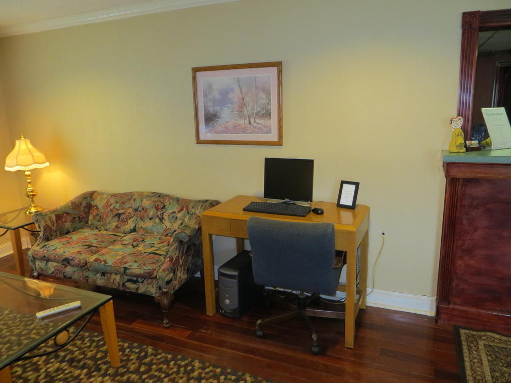 Americourt Hotel And Suites - Elizabethton Экстерьер фото