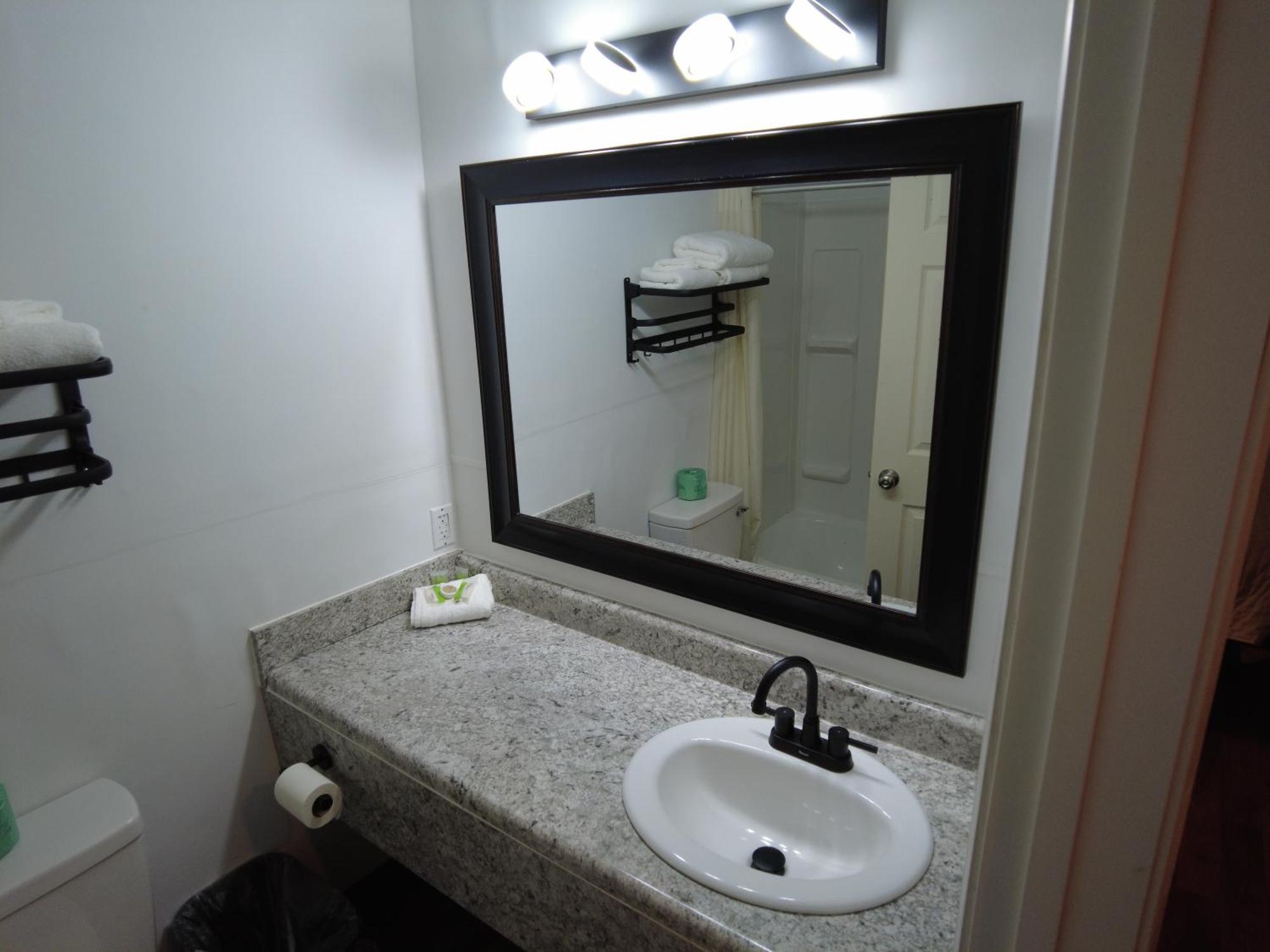 Americourt Hotel And Suites - Elizabethton Экстерьер фото
